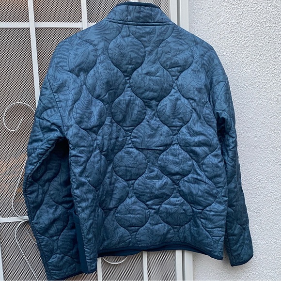 Travis Mathew Blue Quilted Jacket. Brand new-no tag. Size small - Picture 12 of 12